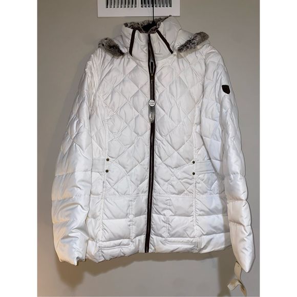 Larry Levine Jackets & Blazers - Larry Levine NWT (w/D) White Puffer Faux Fur Hooded Coat, Size XL, MSRP $200